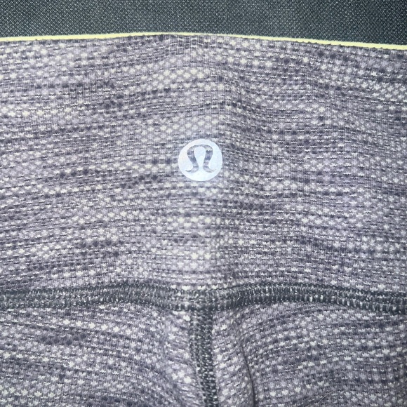 LULULEMON LEGGINGS! - Picture 2 of 3